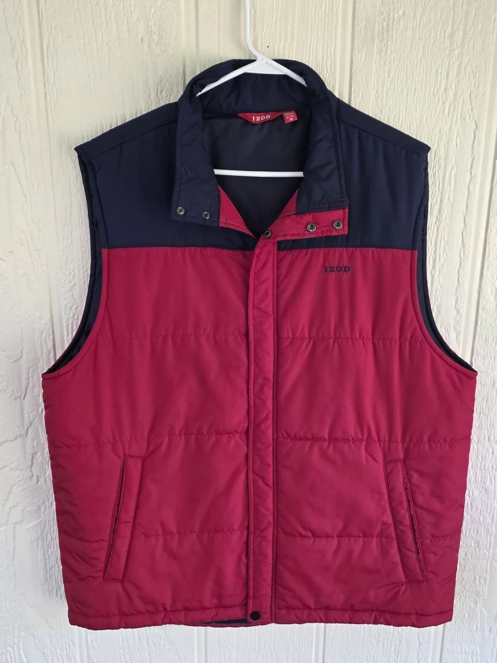 IZOD Men's Red and Navy Quilted Vest, Size XL